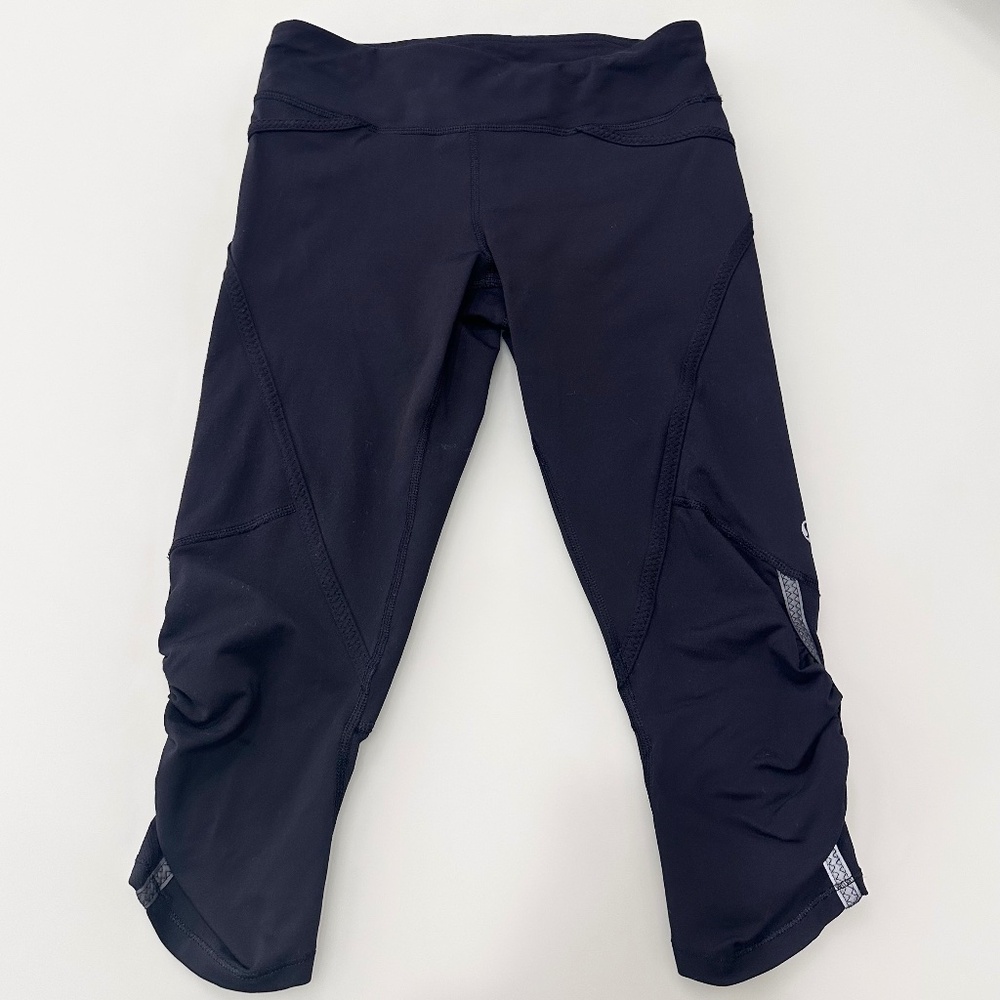 Lululemon Run: Pace Cropped Black Leggings Ruched Sides Size 4 Excellent